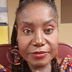 Meet your Posher, Adrienne